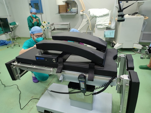 弓形脊柱手术托架